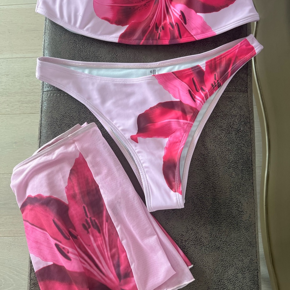 Pink Floral Bikini Swimwear with Stretchy Comfort